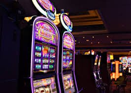 UGO138 meja kasino live baccarat dan roulette dengan berbagai pilihan limit taruhan tersedia 24 jam